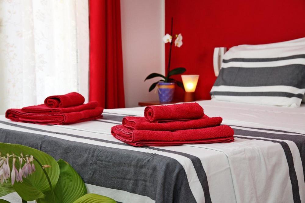 Riviera Ionica Aparthotel Santa Teresa Di Riva Bagian luar foto