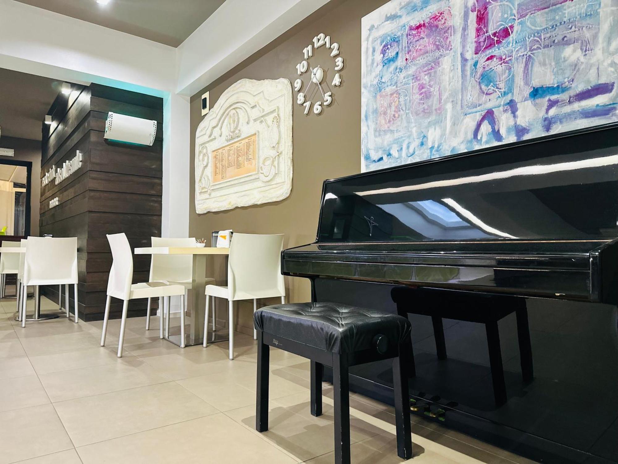 Riviera Ionica Aparthotel Santa Teresa Di Riva Bagian luar foto