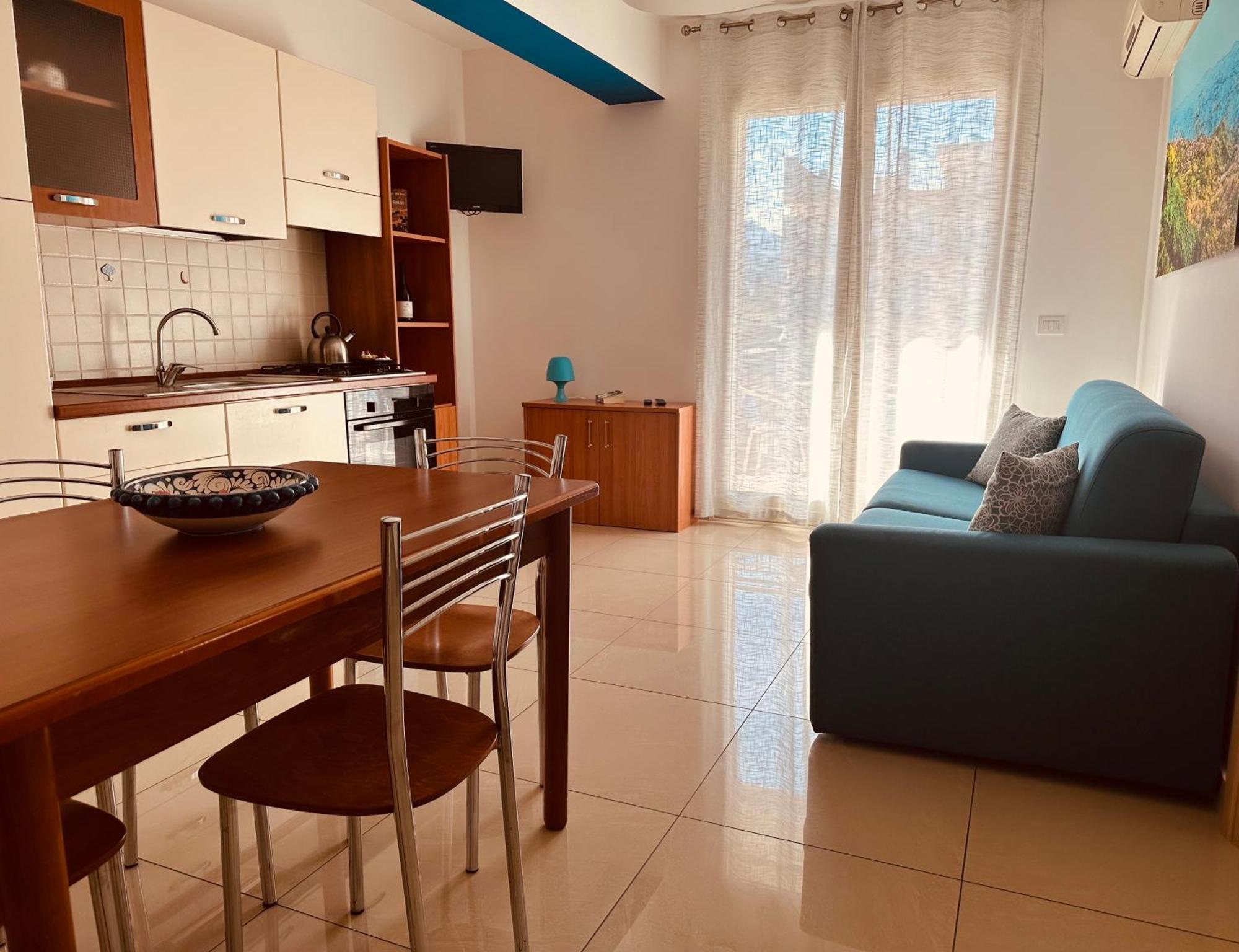 Riviera Ionica Aparthotel Santa Teresa Di Riva Bagian luar foto