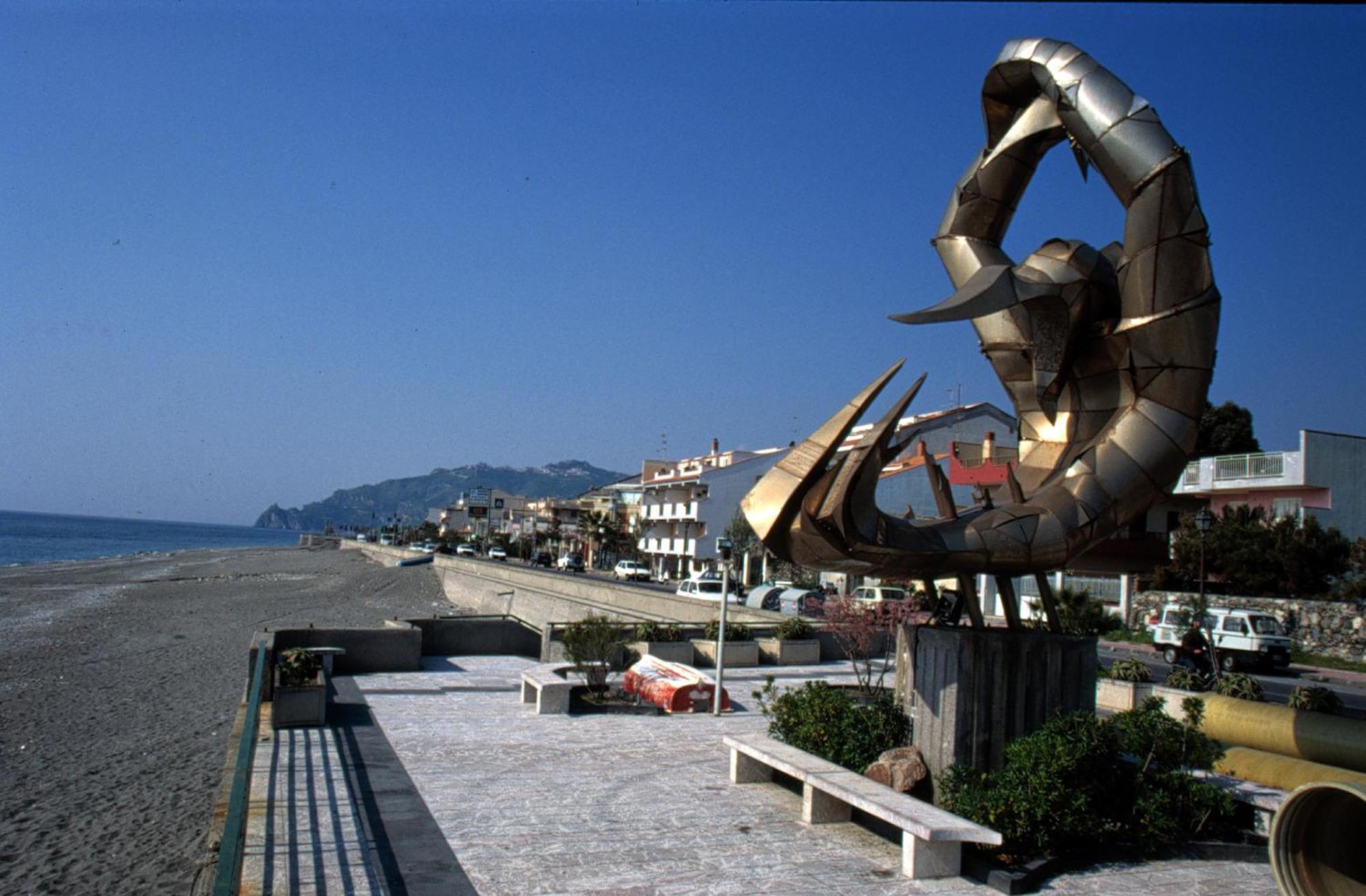 Riviera Ionica Aparthotel Santa Teresa Di Riva Bagian luar foto